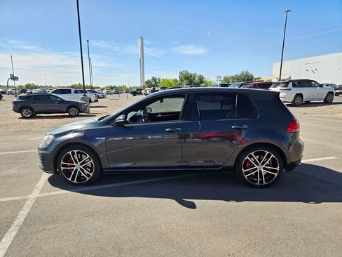 Used 2017 Volkswagen Golf 4-Door FWD image 2
