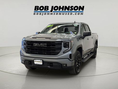 Used 2024 GMC Sierra 1500 Elevation w/ LPO, Elevation Black Package AWD/4WD image 5