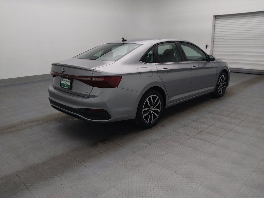 Used 2025 Volkswagen Jetta SE FWD image 10