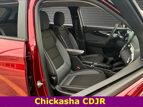 Used 2025 Chevrolet TrailBlazer LT image 28