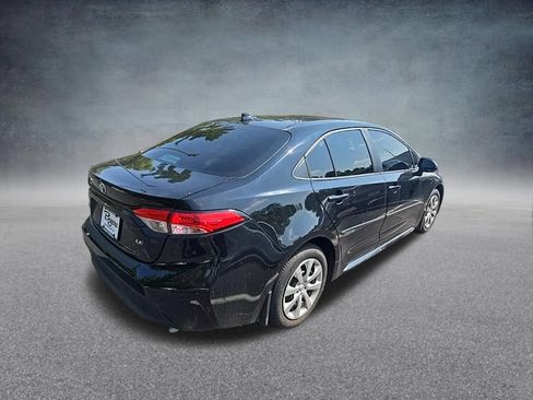 Used 2024 Toyota Corolla LE FWD image 9