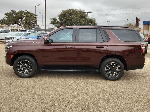 Used 2022 Chevrolet Tahoe Z71 w/ Luxury Package image 2