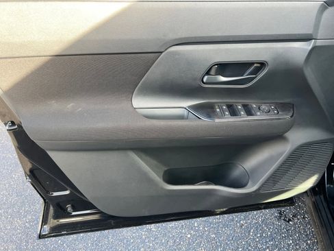 New 2026 Nissan Kicks S image 18