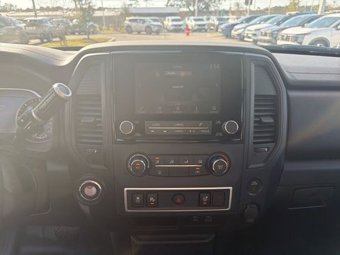 Used 2022 Nissan Titan S image 26