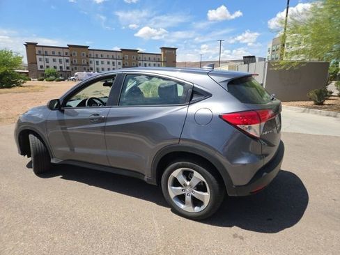 Used 2019 Honda HR-V LX image 4
