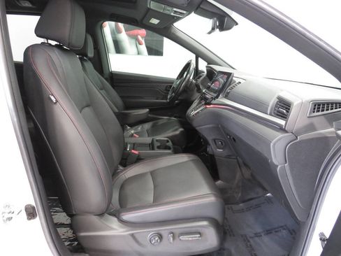 Used 2023 Honda Odyssey Sport image 10