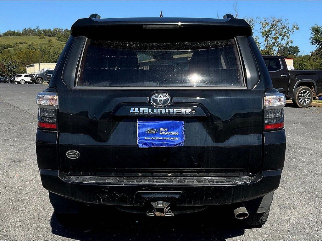 Used 2019 Toyota 4Runner SR5 AWD/4WD image 13