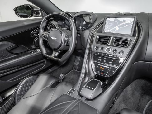 Used 2023 Aston Martin DBS Coupe RWD image 17