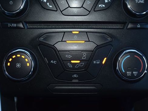 Used 2014 Ford Fusion SE image 23