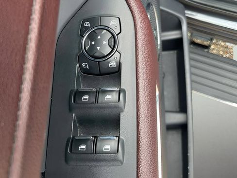 Used 2024 Ford Expedition Limited image 16