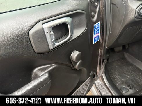 Used 2022 Jeep Wrangler Sport AWD/4WD image 11