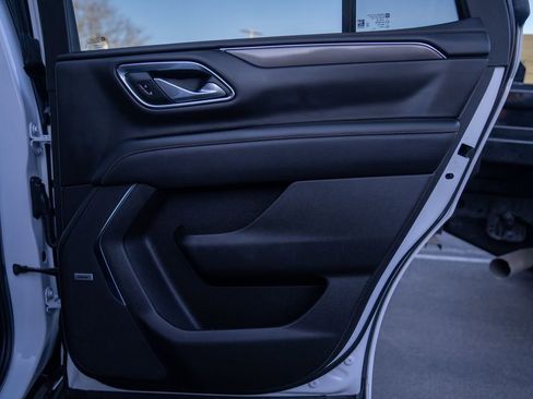 Used 2024 GMC Yukon AT4 w/ Technology Package image 13