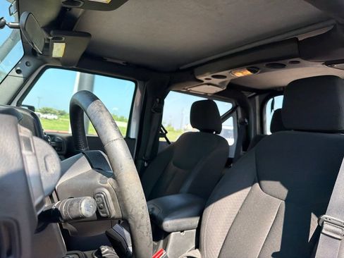 Used 2016 Jeep Wrangler Sport w/ Connectivity Group AWD/4WD image 22