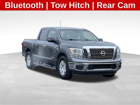 Used 2017 Nissan Titan SV image 1