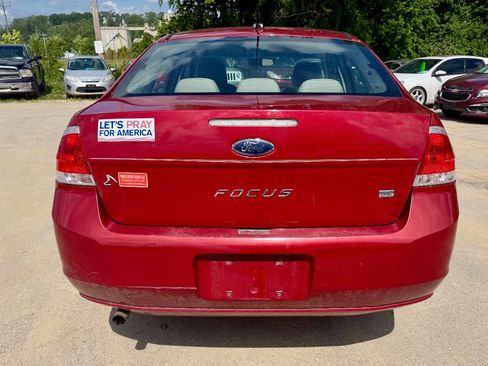 Used 2010 Ford Focus SE FWD image 8