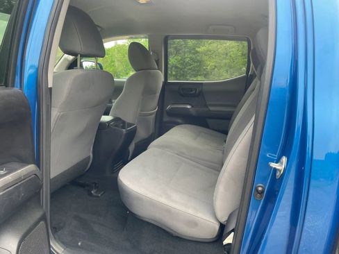 Used 2018 Toyota Tacoma SR5 AWD/4WD image 21