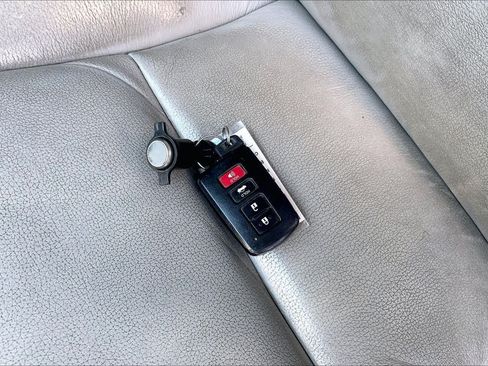 Used 2013 Toyota Avalon XLE FWD image 14