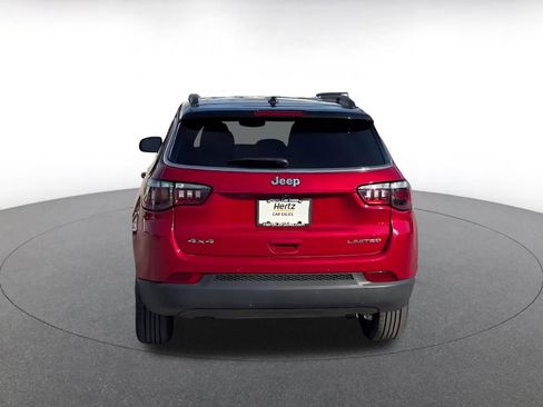 Used 2025 Jeep Compass Limited image 12