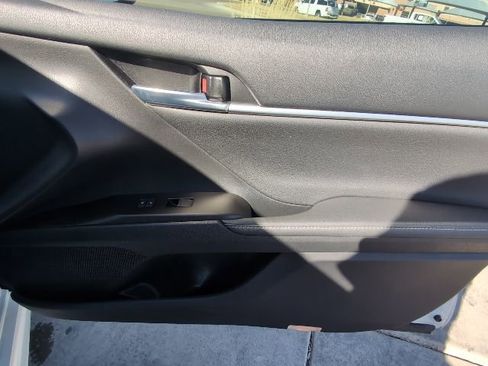 Used 2022 Toyota Camry XSE image 31