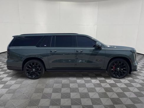 Used 2026 Cadillac Escalade ESV V w/ LPO, ONYX Package AWD/4WD image 6