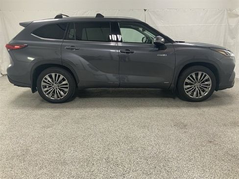 Used 2020 Toyota Highlander Platinum image 6