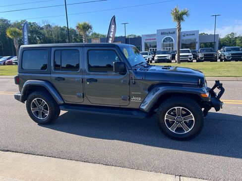 Used 2023 Jeep Wrangler Unlimited Sahara w/ Cold Weather Group AWD/4WD image 5