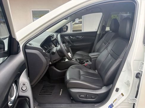 Used 2020 Nissan Rogue SL FWD image 10