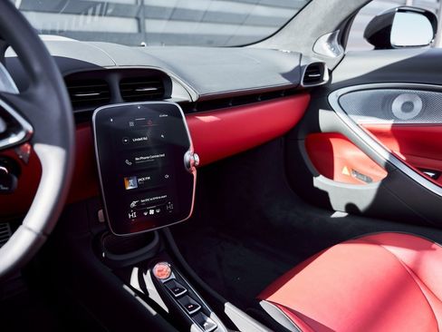 Used 2025 McLaren Artura Spider image 58