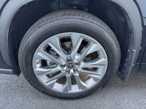 Used 2023 Toyota Highlander Limited AWD/4WD image 29