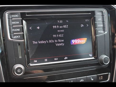 Used 2018 Volkswagen Passat 2.0T R-Line image 10