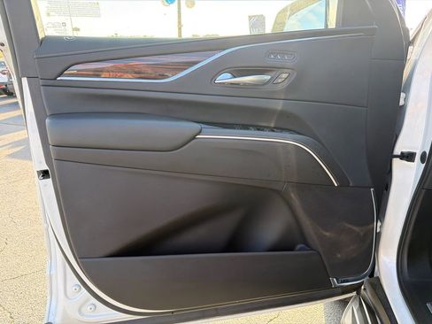 Used 2023 Cadillac Escalade Premium Luxury image 10