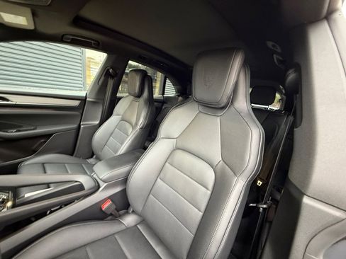 New 2025 Porsche Macan 4S Electric image 12