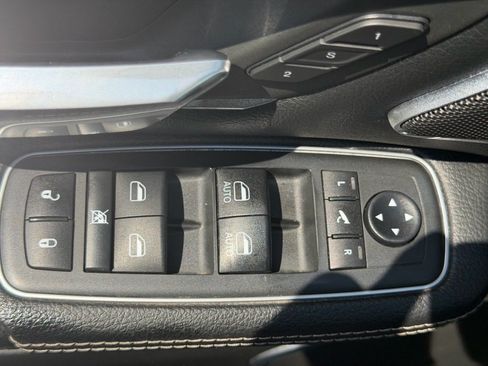 Used 2020 RAM 1500 Laramie AWD/4WD image 13