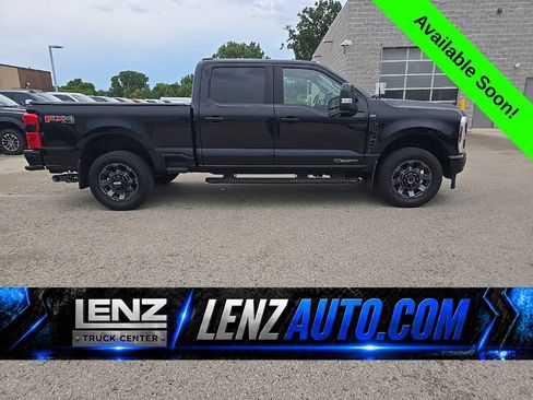 Used 2024 Ford F250 Lariat w/ Sport Appearance Package AWD/4WD image 1