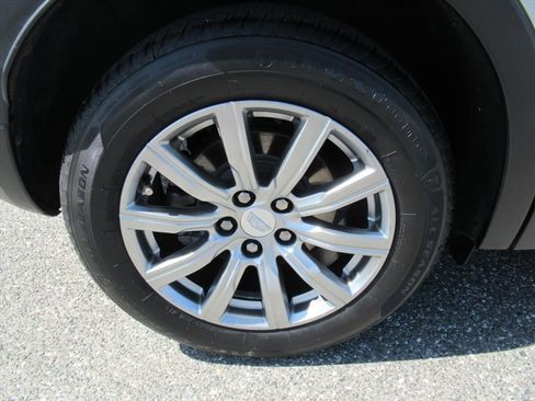Used 2020 Cadillac XT4 Premium Luxury FWD image 8