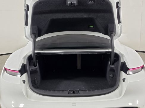 Used 2023 Porsche Taycan RWD image 11