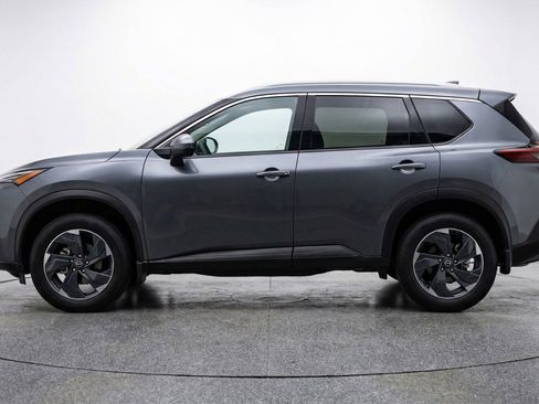Used 2025 Nissan Rogue SV image 5