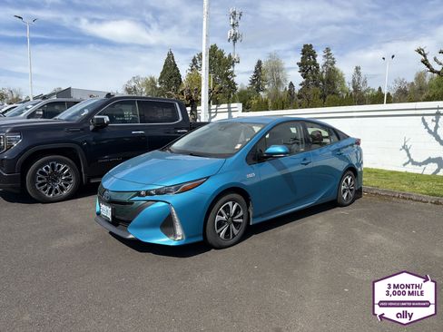 Used 2018 Toyota Prius Prime Plus image 1