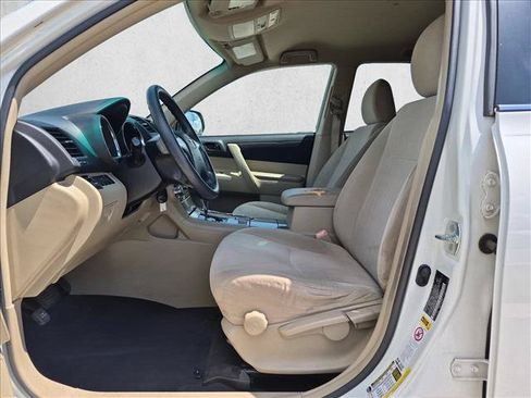 Used 2012 Toyota Highlander FWD image 15