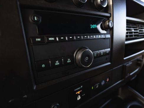 Used 2022 Chevrolet Express 2500 w/ Driver Convenience Package image 21