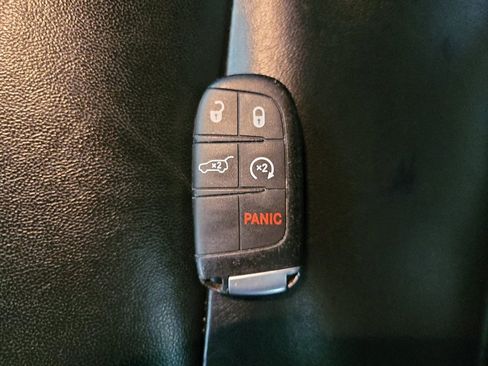 Used 2019 Jeep Grand Cherokee Limited AWD/4WD image 32