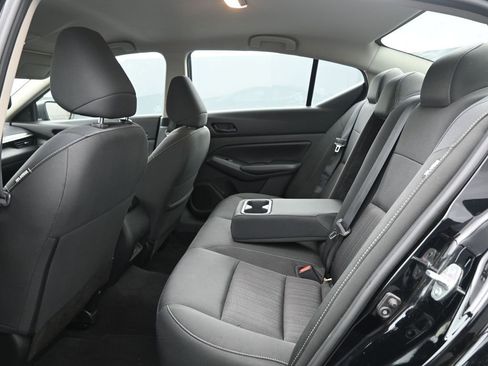 Used 2024 Nissan Altima 2.5 SV image 18