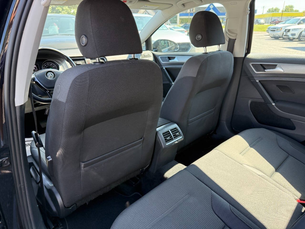 Used 2016 Volkswagen Golf S FWD image 22