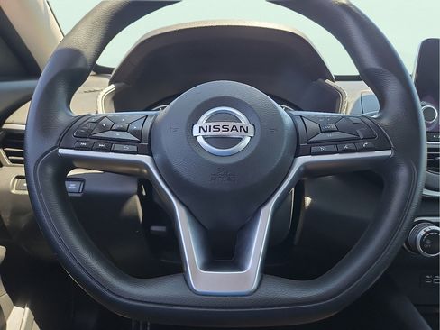 Used 2021 Nissan Altima 2.5 SV FWD image 19