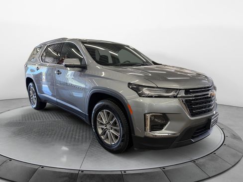 Used 2023 Chevrolet Traverse LT FWD image 4