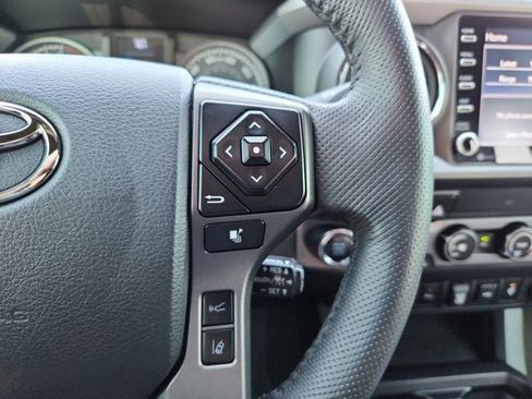 Used 2020 Toyota Tacoma TRD Sport w/ Technology Package image 25