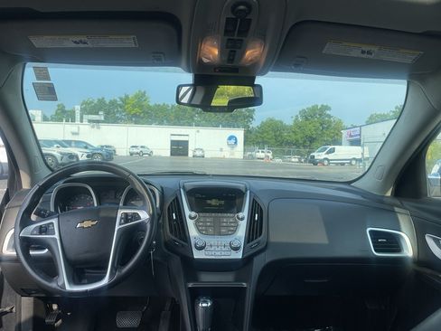 Used 2017 Chevrolet Equinox Premier w/ Enhanced Convenience Package AWD/4WD image 21
