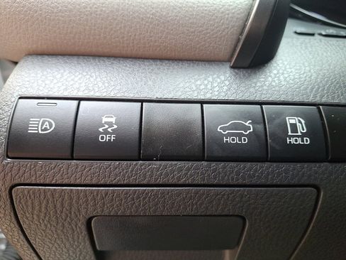Used 2024 Toyota Camry SE FWD image 25