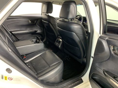 Used 2014 Toyota Avalon Limited w/ Technology Package image 36