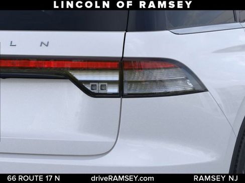 New 2026 Lincoln Aviator AWD image 22